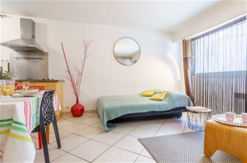 Foto 14 - Appartamento con 1 camera da letto a Biarritz con vista mare
