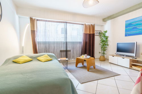 Foto 10 - Appartamento con 1 camera da letto a Biarritz con vista mare