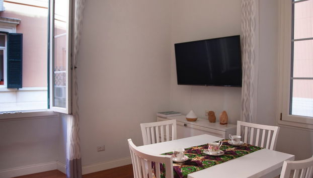 2 bedroom Apartment in Rome with garden - Photo 5