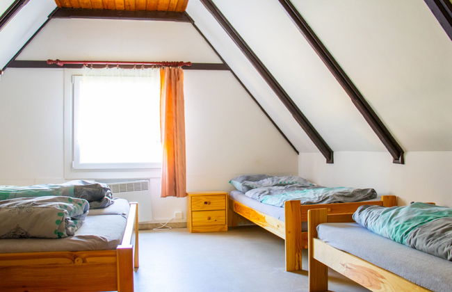 Casa de 4 quartos em Hradec Kralove com jardim - Foto 17