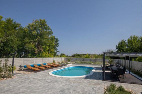Photo 34 - Maison de 3 chambres à Privlaka avec piscine privée et jardin