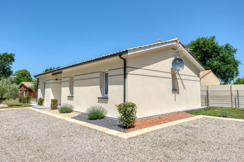 Foto 17 - Casa con 2 camere da letto a Lesparre-Médoc con giardino e terrazza