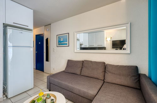 Foto 6 - Appartamento con 1 camera da letto a Agde con piscina e vista mare