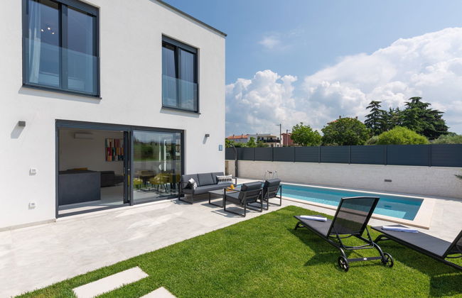 Casa de 4 quartos em Novigrad com piscina privada e terraço - Foto 1