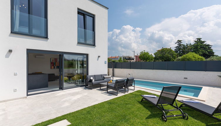 Foto 1 - Casa de 3 quartos em Novigrad com piscina privada e terraço