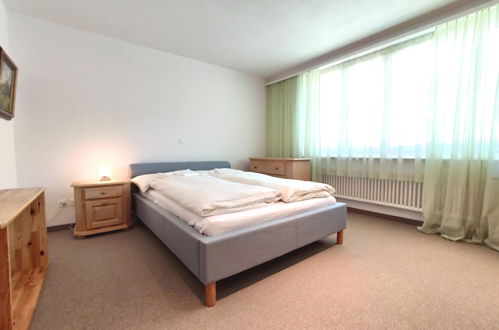 Foto 18 - Appartamento con 5 camere da letto a Davos con vista sulle montagne