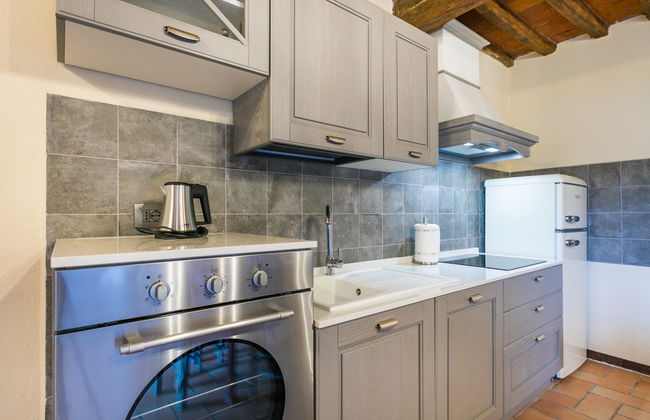Apartamento de 2 quartos em Castagneto Carducci com piscina e jardim - Foto 9