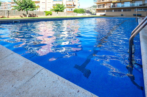 Foto 29 - Apartamento de 2 quartos em Malgrat de Mar com piscina e jardim