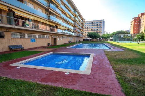 Foto 30 - Appartamento con 2 camere da letto a Malgrat de Mar con piscina e vista mare