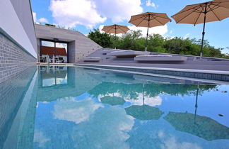 Foto 1 - Casa con 3 camere da letto a Lovreć con piscina privata e terrazza
