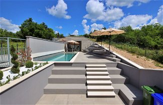 Foto 3 - Casa de 3 quartos em Lovrec com piscina privada e terraço