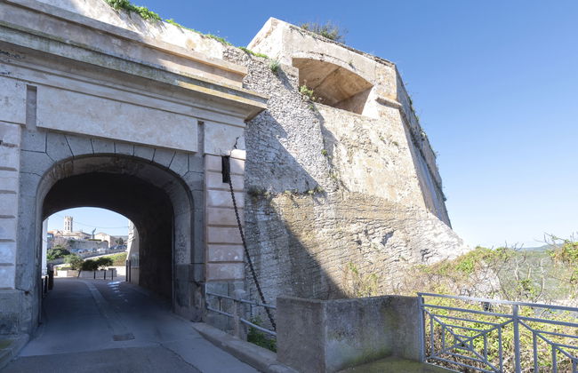 Apartamento de 3 quartos em Bonifacio com piscina e jardim - Foto 24
