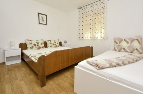 Foto 10 - Appartamento con 2 camere da letto a Obrovac con terrazza e vista mare