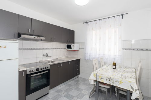 Photo 10 - 2 bedroom Apartment in Obrovac with terrace