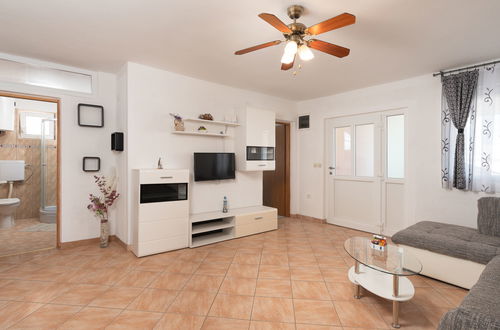 Photo 7 - 2 bedroom Apartment in Obrovac with terrace