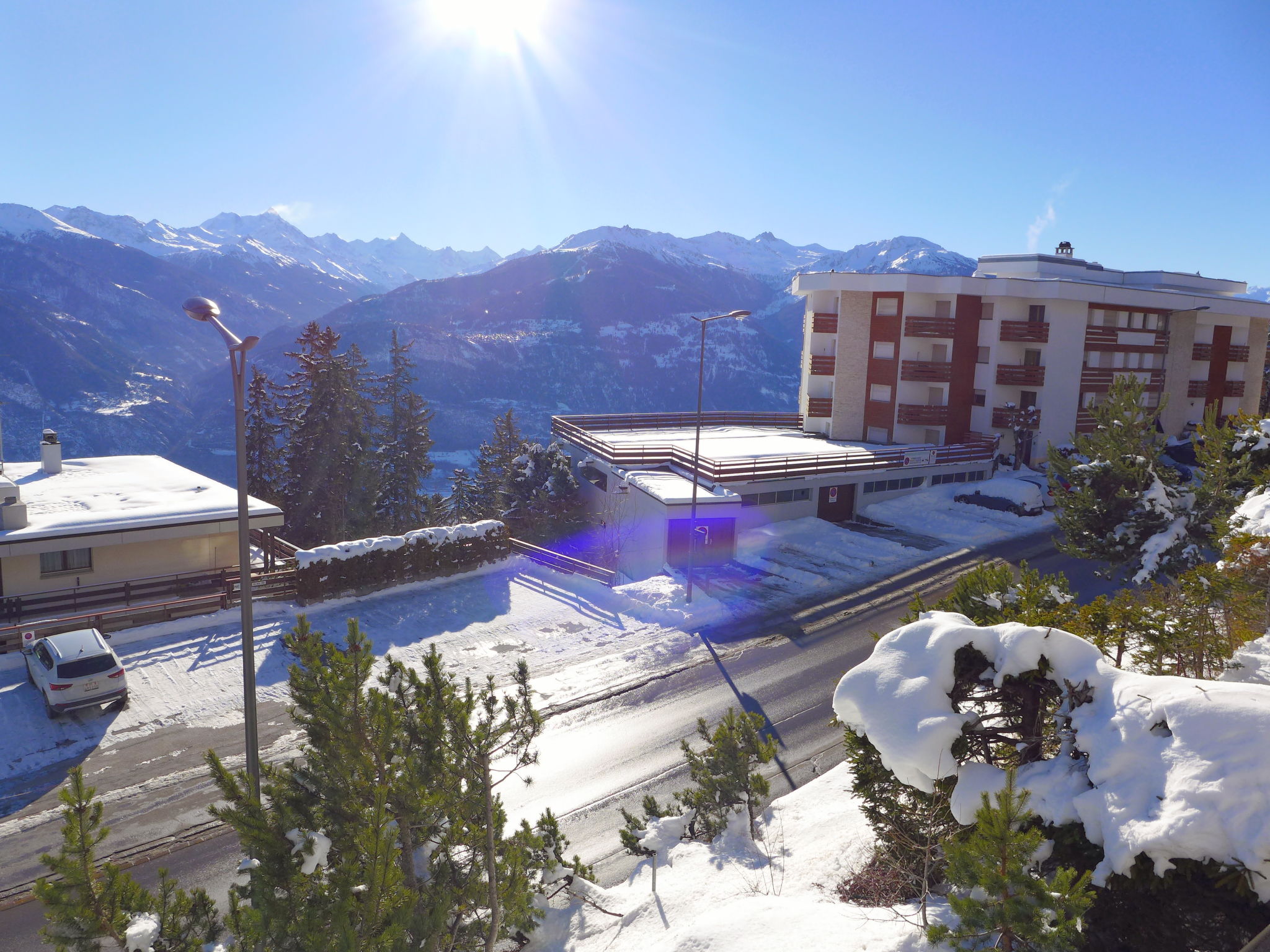 Foto 20 - Appartamento a Crans-Montana con piscina e vista sulle montagne