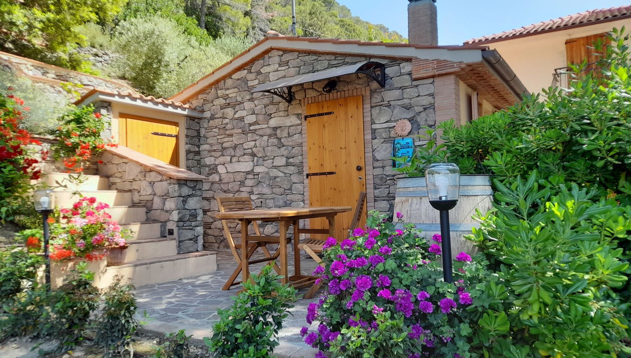 Casa de 2 quartos em Castellina Marittima com jardim e terraço - Foto 1