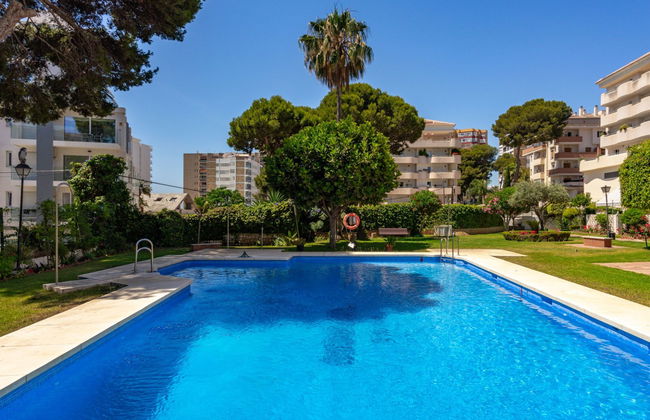 3 bedroom Apartment in Benalmádena with swimming pool and garden - Photo 35