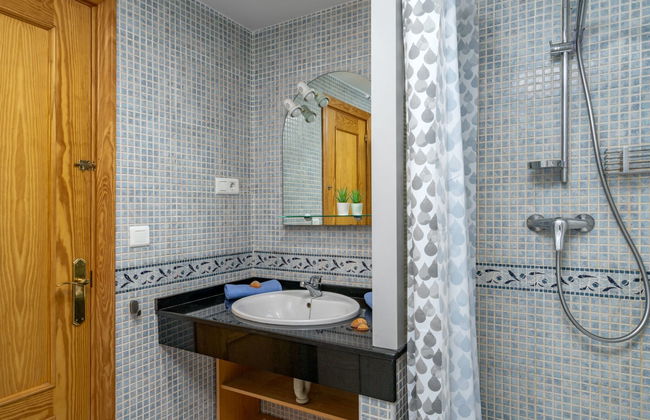 3 bedroom Apartment in Benalmádena with swimming pool and garden - Photo 22