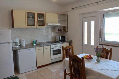 Photo 4 - 1 bedroom Apartment in Jasenice with terrace and sea view