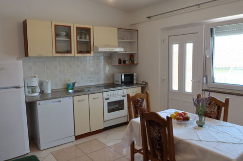 Photo 4 - 1 bedroom Apartment in Jasenice with terrace and sea view