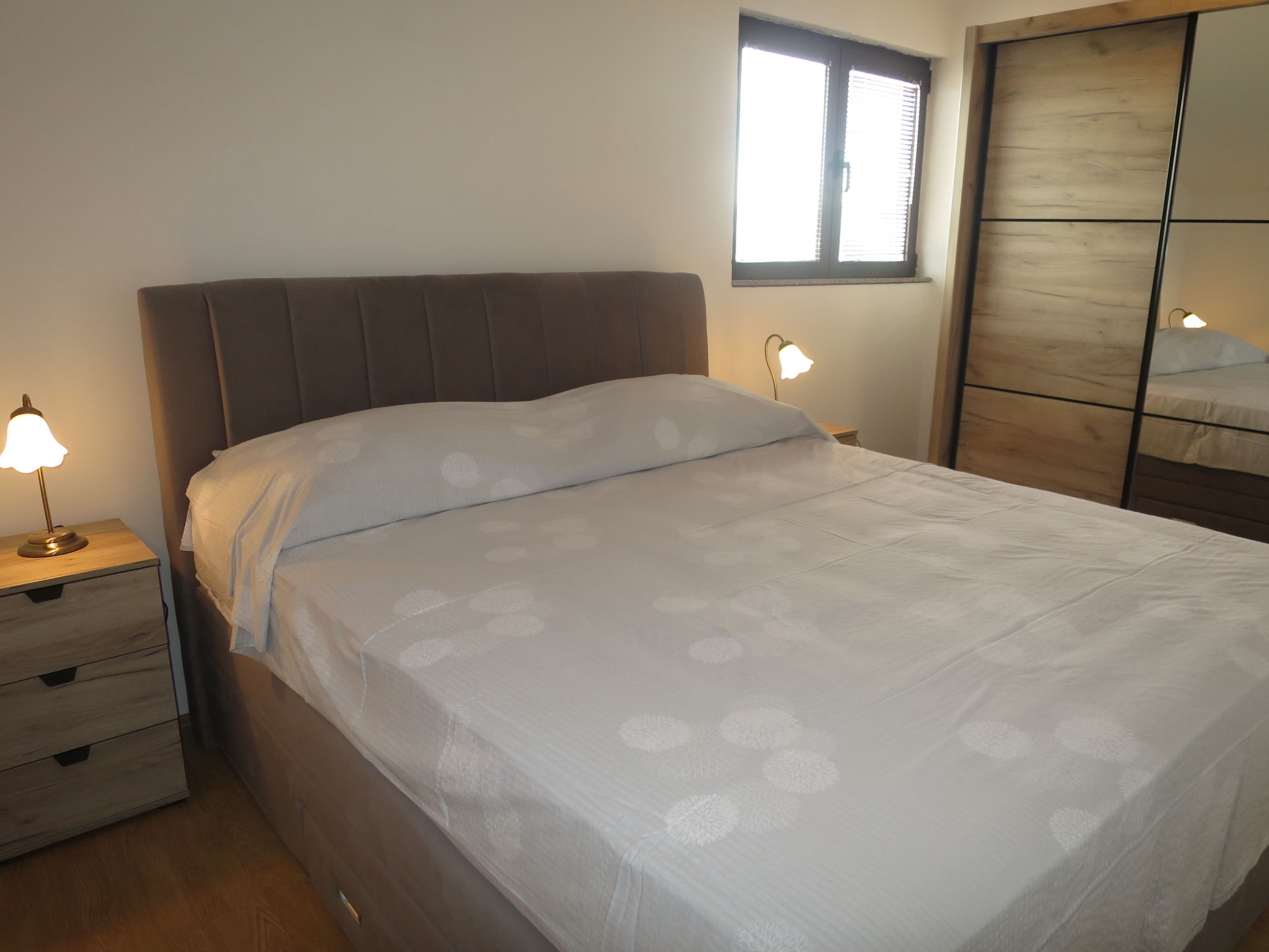 Foto 14 - Casa con 4 camere da letto a Novigrad con piscina privata e vista mare