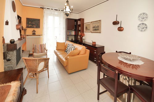 Foto 6 - Apartamento de 3 habitaciones en Luino con jardín y terraza