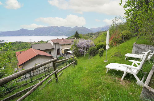 Foto 32 - Apartamento de 3 habitaciones en Luino con jardín y terraza