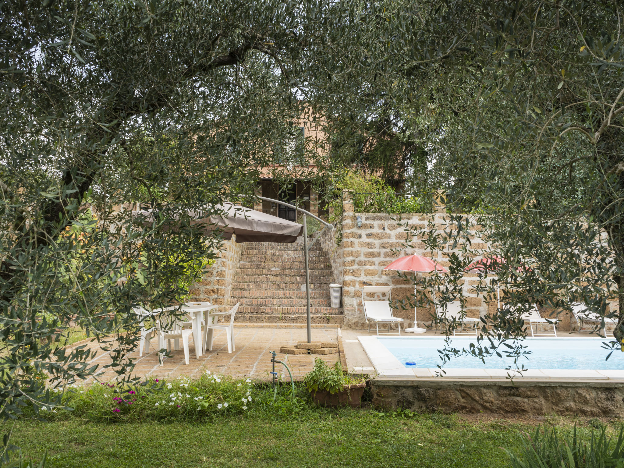 Foto 4 - Casa de 8 habitaciones en Corchiano con piscina privada y vistas a la montaña