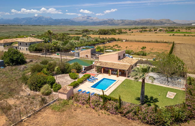 Casa de 5 quartos em Muro com piscina privada e jardim - Foto 1
