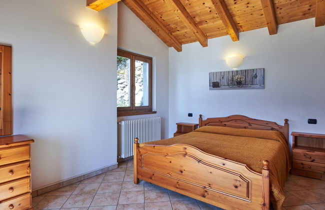 Casa de 3 quartos em Dongo com jardim e terraço - Foto 12