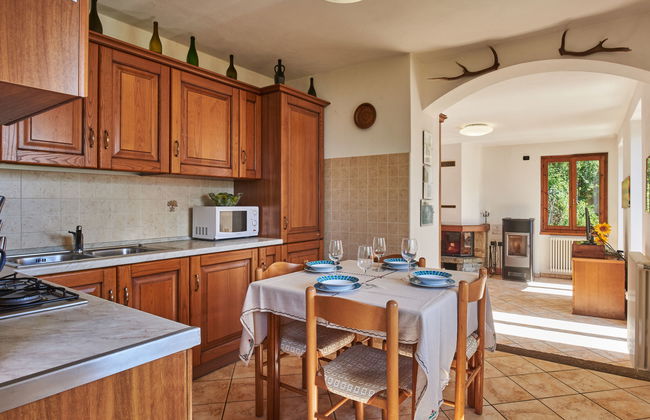 Casa de 3 quartos em Dongo com jardim e terraço - Foto 9