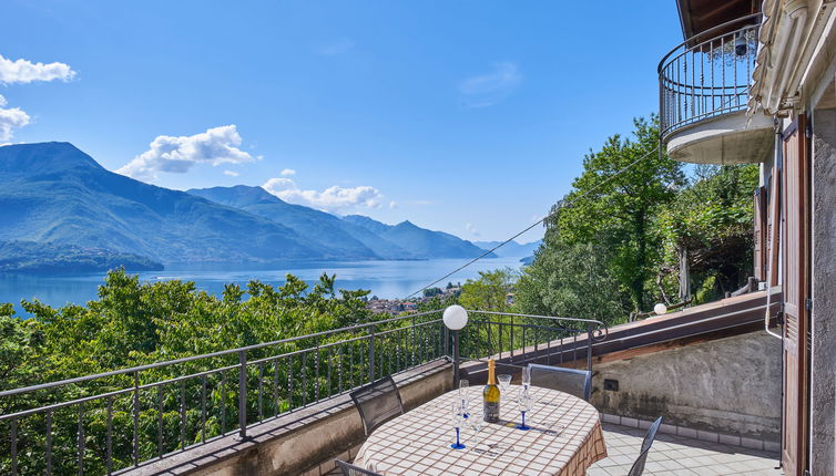 Photo 1 - Maison de 2 chambres à Dongo avec terrasse et vues sur la montagne