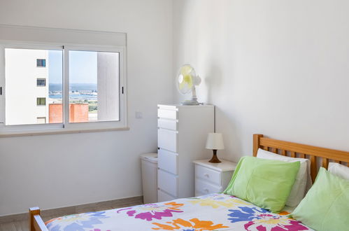 Foto 10 - Appartamento con 3 camere da letto a Portimão con vista mare