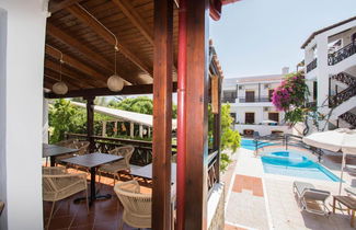 Photo 3 - Rena Apartments