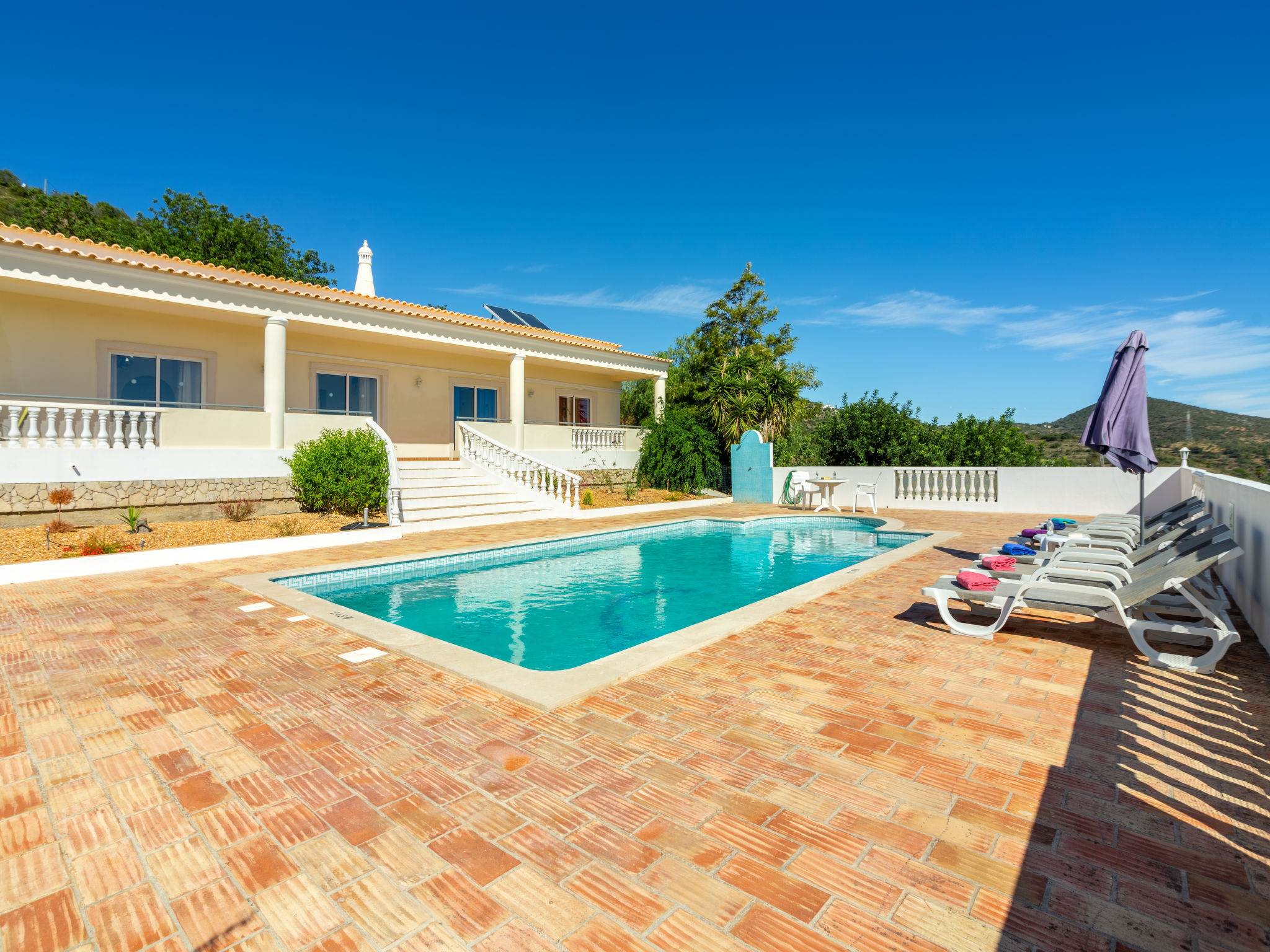 Foto 1 - Casa con 3 camere da letto a Faro con piscina privata e giardino