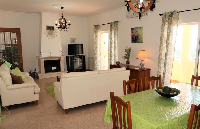 Casa de 4 quartos em Faro com piscina privada e jardim - Foto 8