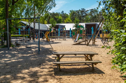 Foto 42 - Casa de 2 quartos em Otterlo com piscina e terraço