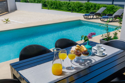 Photo 11 - Maison de 2 chambres à Marčana avec piscine privée et jardin