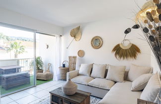 Photo 1 - Apartment in Le Lavandou with garden