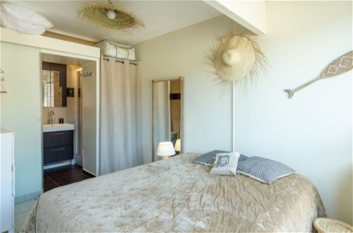 Foto 12 - Apartamento em Le Lavandou com vistas do mar