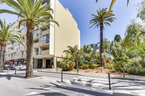 Photo 15 - Apartment in Le Lavandou with garden