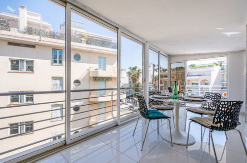 Foto 9 - Apartamento de 2 habitaciones en Cannes con terraza y vistas al mar