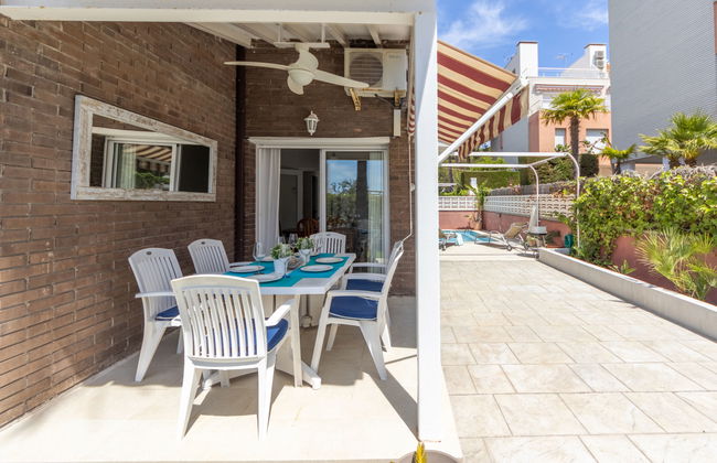 Casa de 4 quartos em Torredembarra com piscina privada e terraço - Foto 29