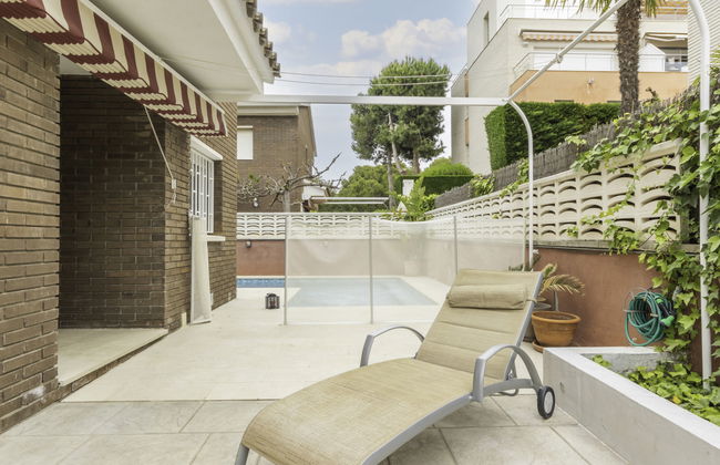 Casa de 4 quartos em Torredembarra com piscina privada e terraço - Foto 35