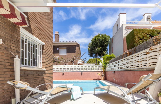 Casa de 4 quartos em Torredembarra com piscina privada e terraço - Foto 26