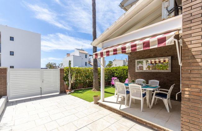 Casa de 4 quartos em Torredembarra com piscina privada e terraço - Foto 32