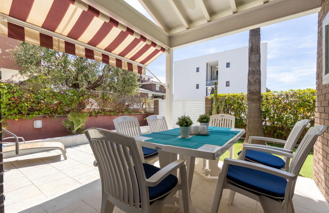 Casa de 4 quartos em Torredembarra com piscina privada e terraço - Foto 30