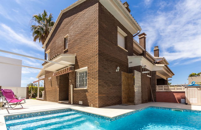 Casa de 4 quartos em Torredembarra com piscina privada e terraço - Foto 21