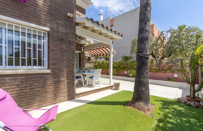Casa de 4 quartos em Torredembarra com piscina privada e terraço - Foto 33